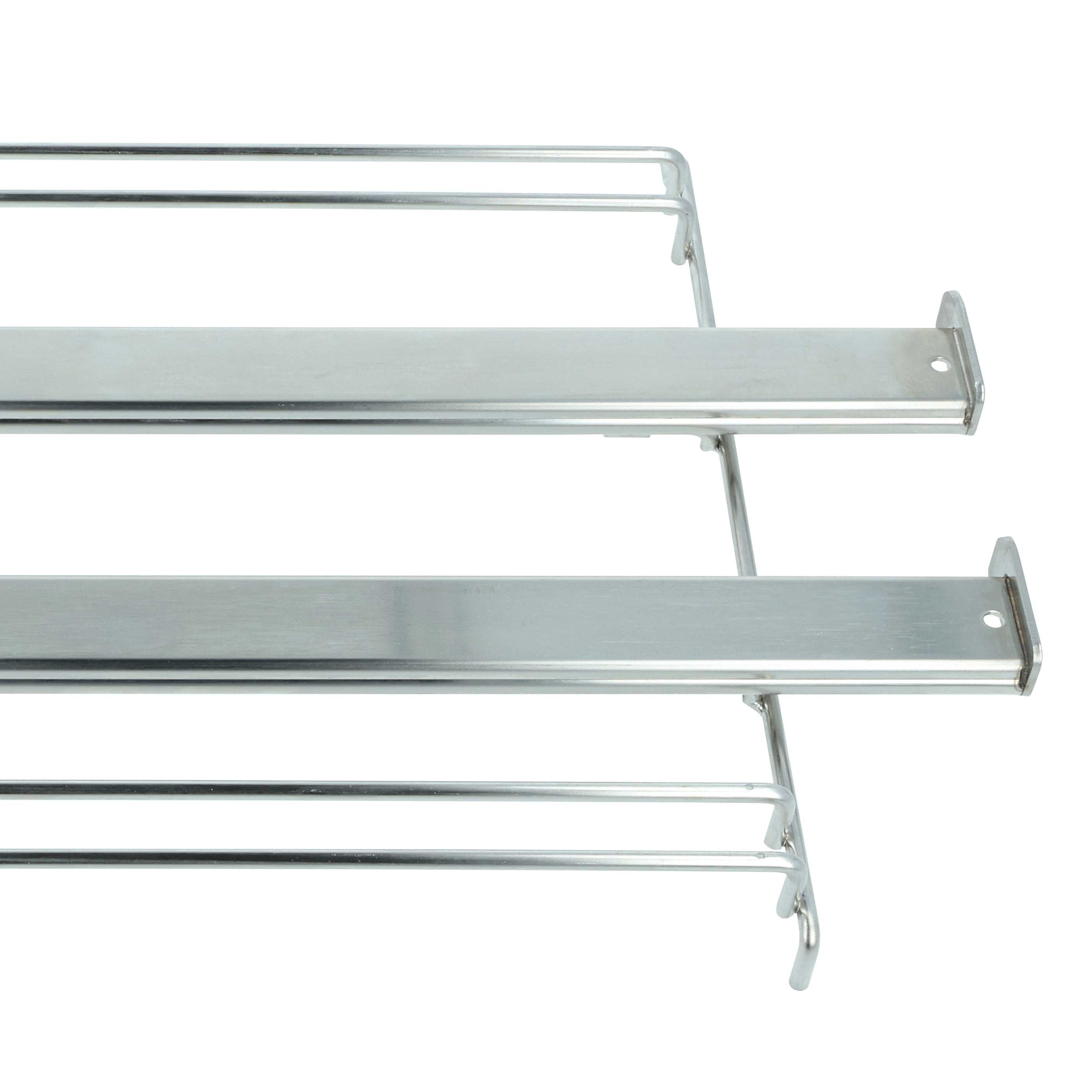 Zwei silberne Metallstreben mit horizontalen Stangen darunter auf weißem Hintergrund.