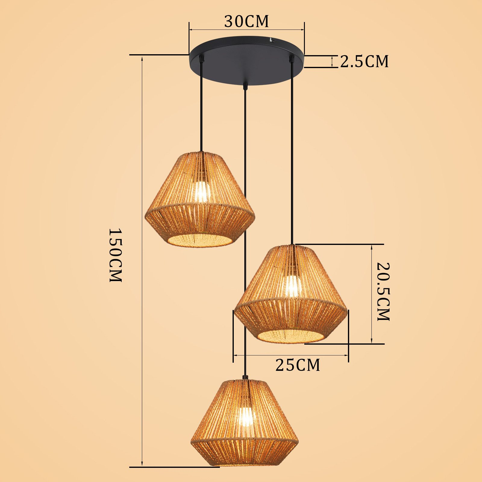 Un lampadario con tre paralumi intrecciati appesi a una base circolare nera.