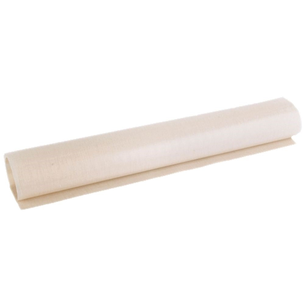 Un rollo de papel pergamino enrollado sobre fondo blanco.