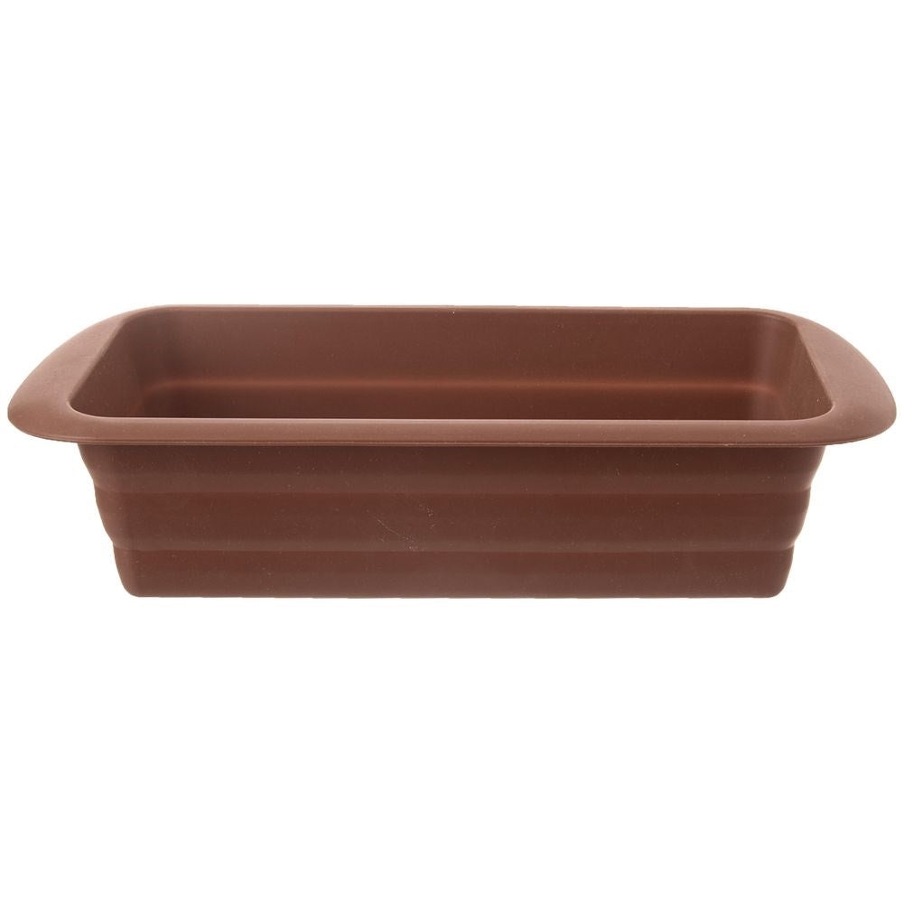 Recipiente rectangular marrón con lados acanalados y esquinas redondeadas.