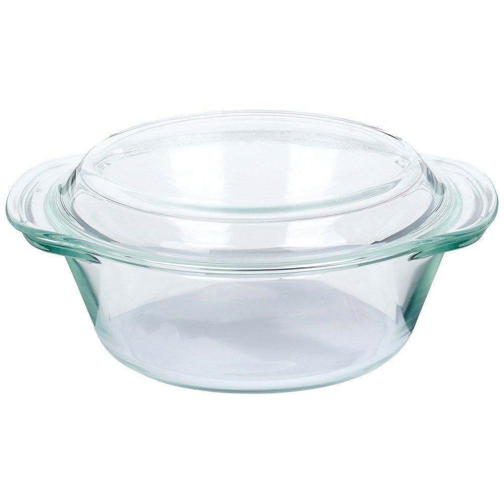 Una cazuela de vidrio transparente con asas y tapa a juego.