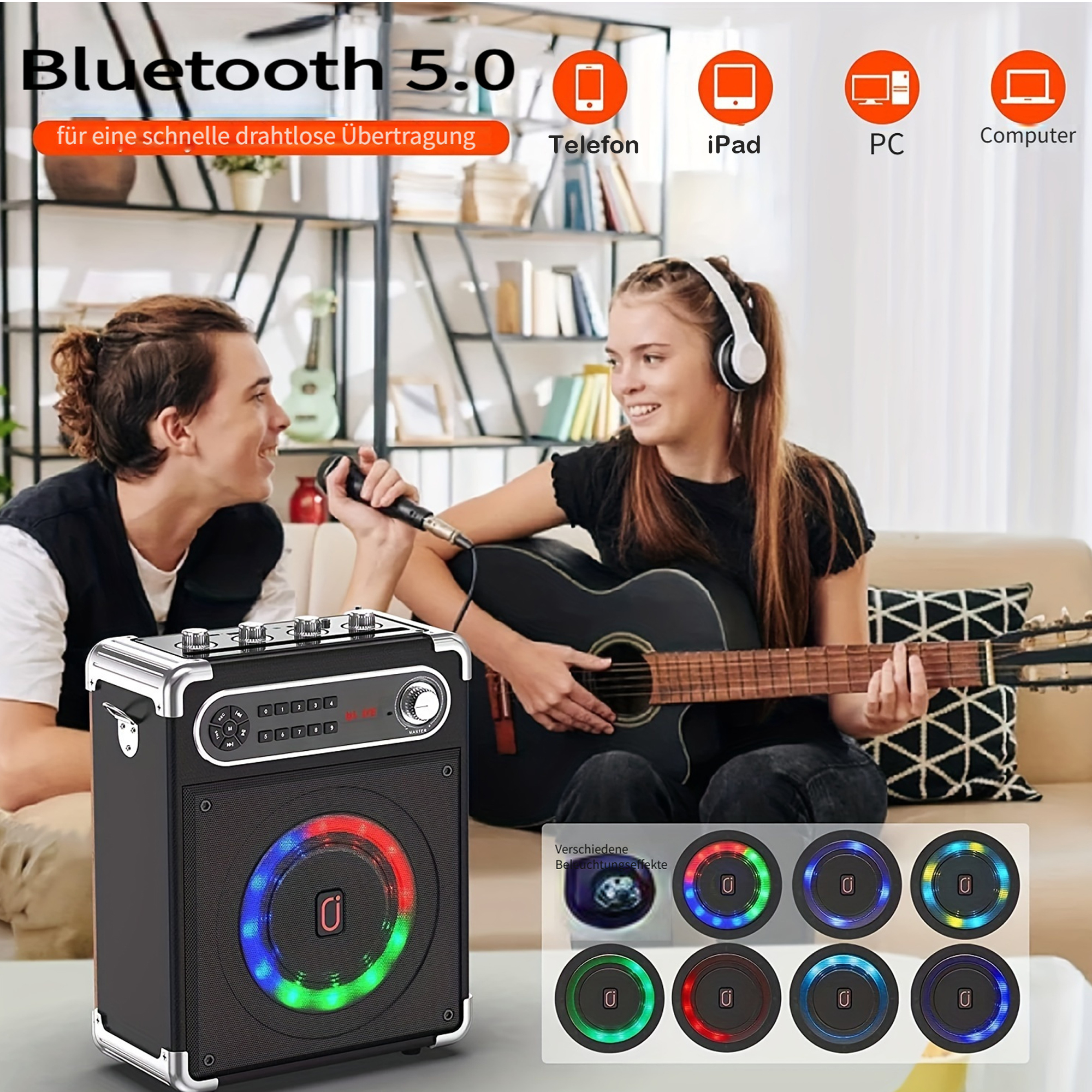 Junge Leute mit Bluetooth 5.0 Lautsprecher und Gitarre im Wohnzimmer.