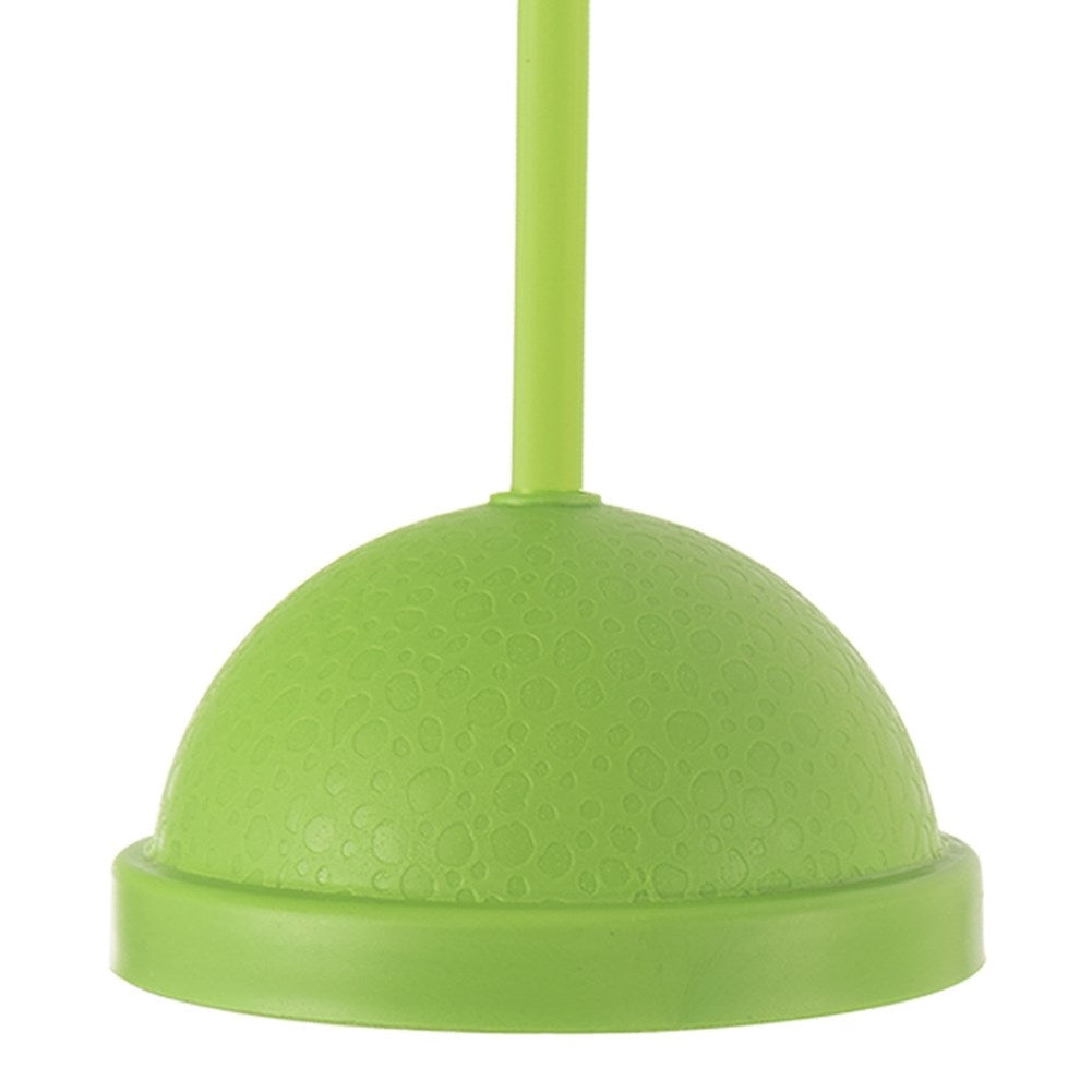 Una cúpula verde texturizada con un tallo, aislada en blanco.