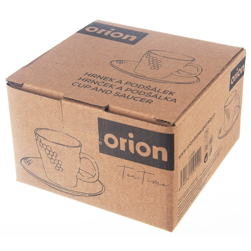 Una caja de cartón con la marca "Orion" y texto "Cup and Saucer".