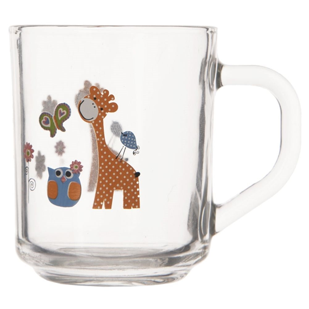 Una taza transparente decorada con motivos de jirafa, búho y mariposa.