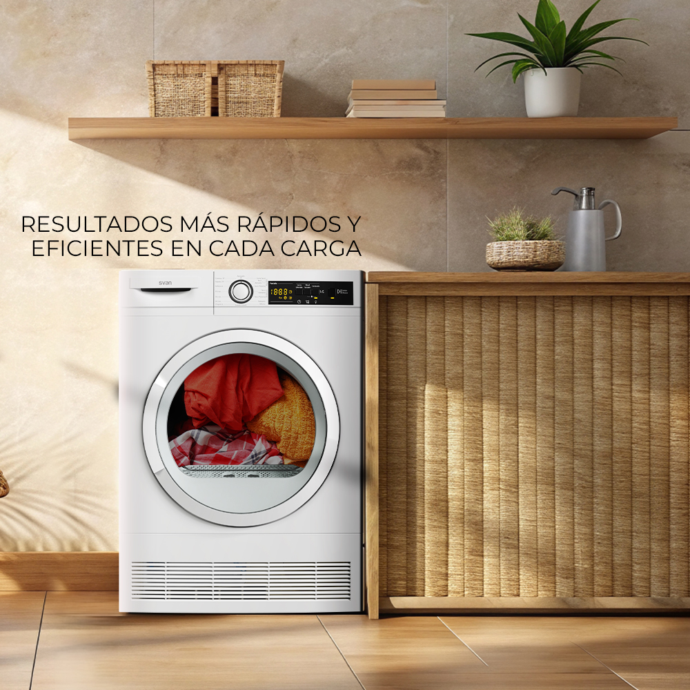 Una secadora blanca con ropa colorida está sobre un suelo de madera.
