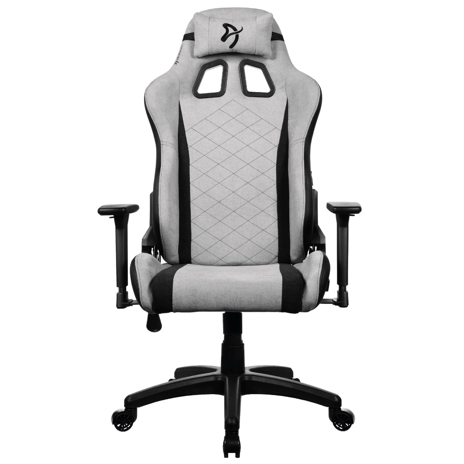 Een grijze gamestoel met zwarte accenten en een logo op de hoofdsteun.
