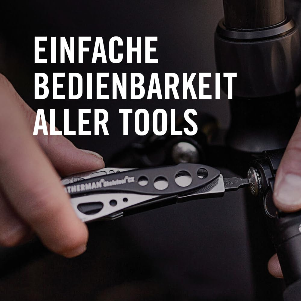Hände reparieren mit einem Multitool einen Fahrradteil, mit deutscher Textüberlagerung.