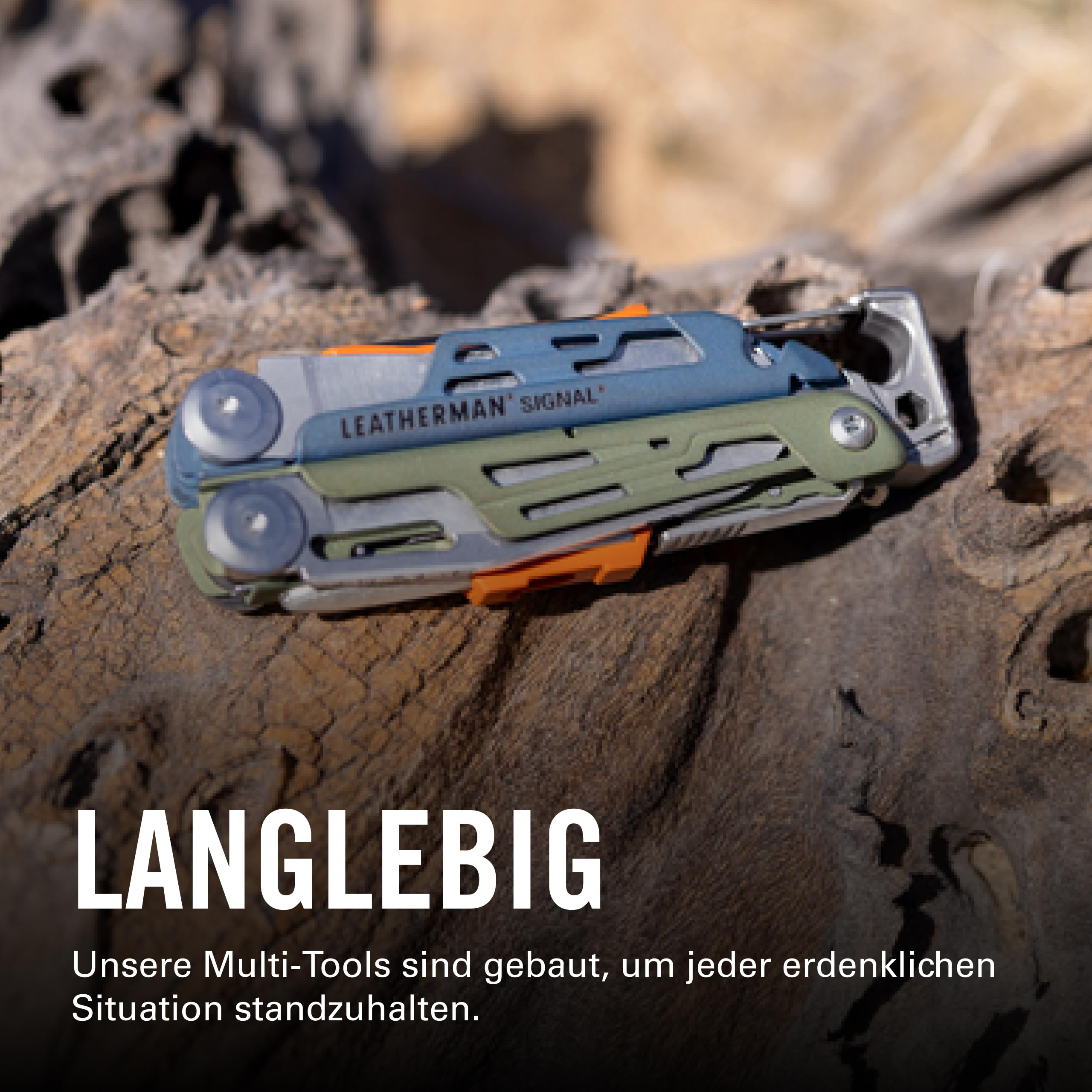 Ein blau-grünes Multitool liegt auf Steinen. Leatherman Signal.