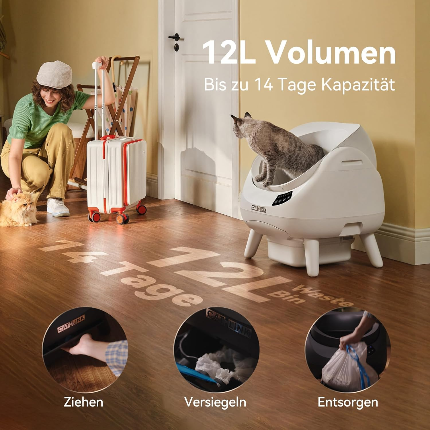Eine Frau mit zwei Katzen und einem Koffer, daneben ein Katzenklo.
