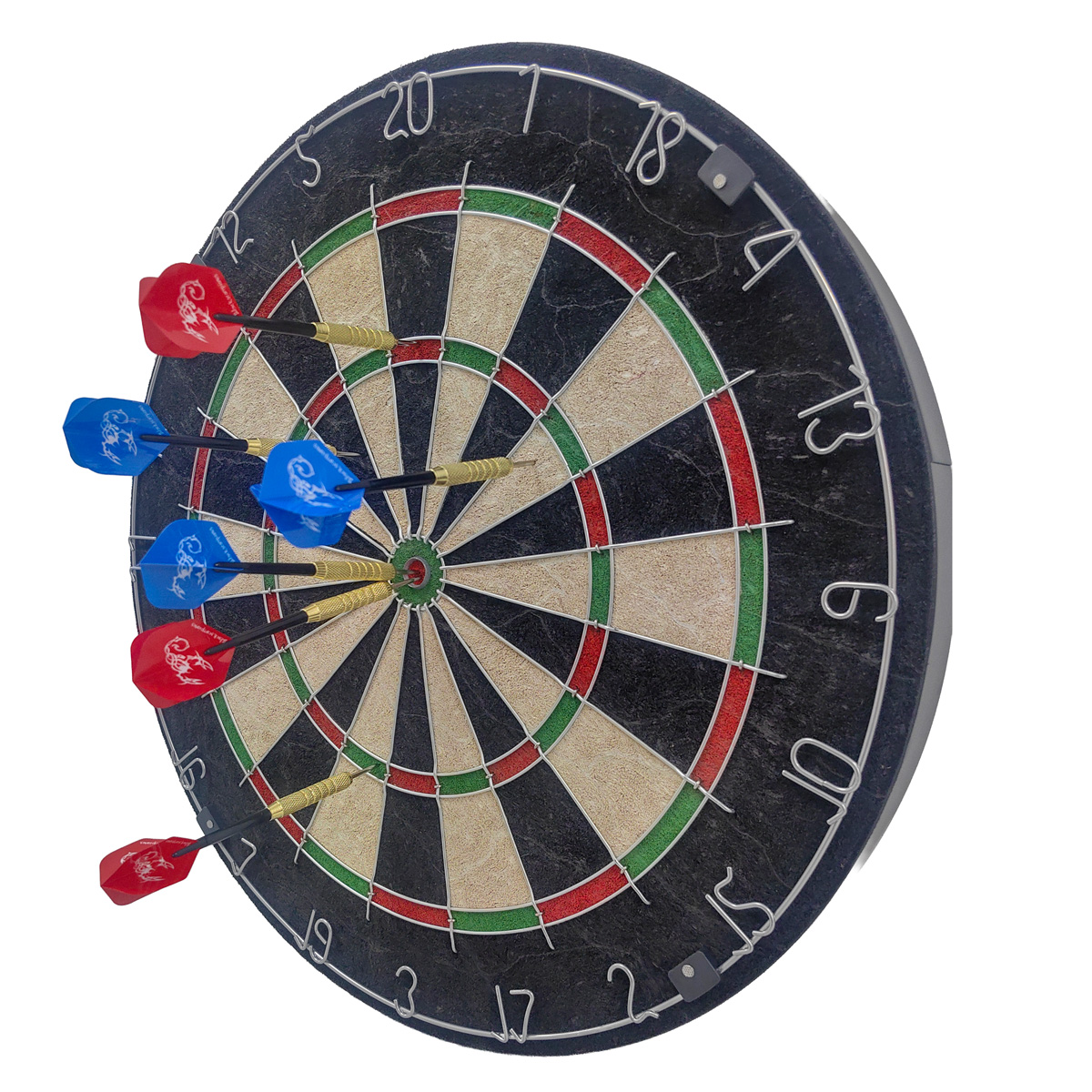 Dartscheibe mit mehreren roten und blauen Darts, die auf das Zentrum zeigen.