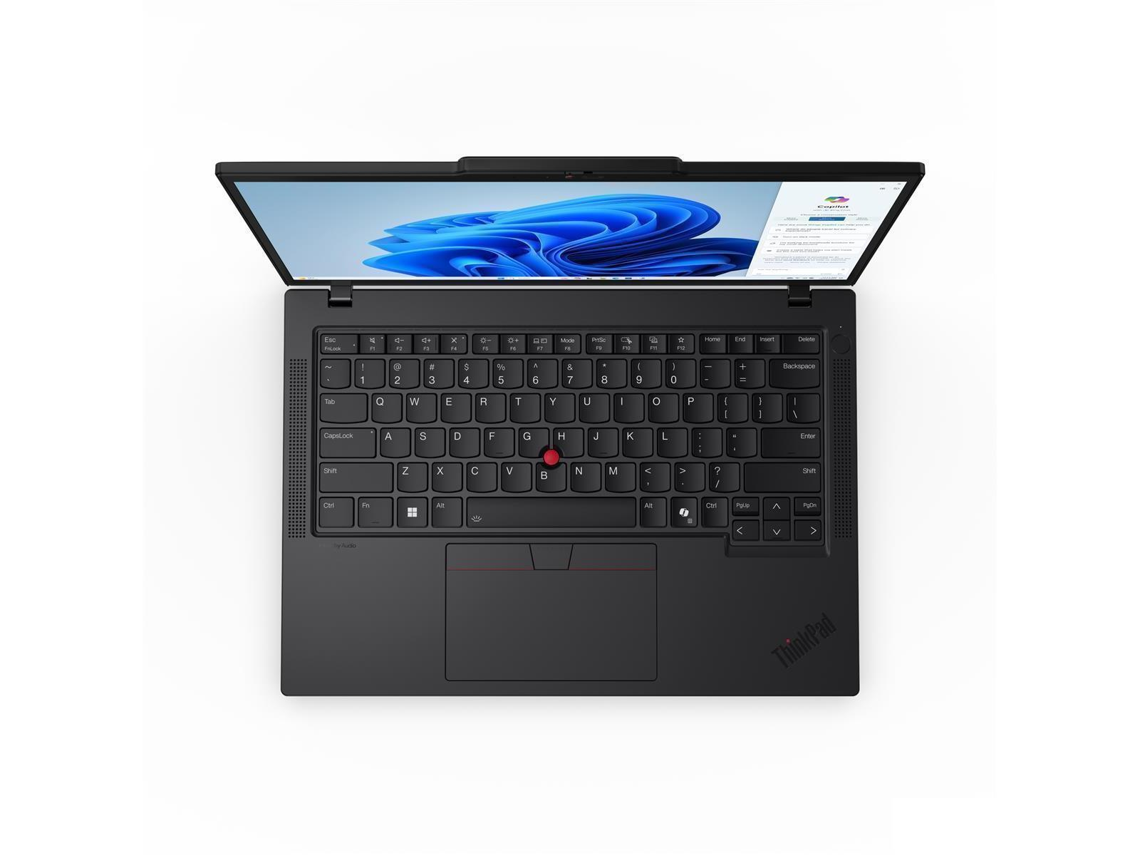 Draufsicht auf einen geöffneten schwarzen Lenovo ThinkPad Laptop mit Tastatur und Bildschirm, der Windows 11 anzeigt.
