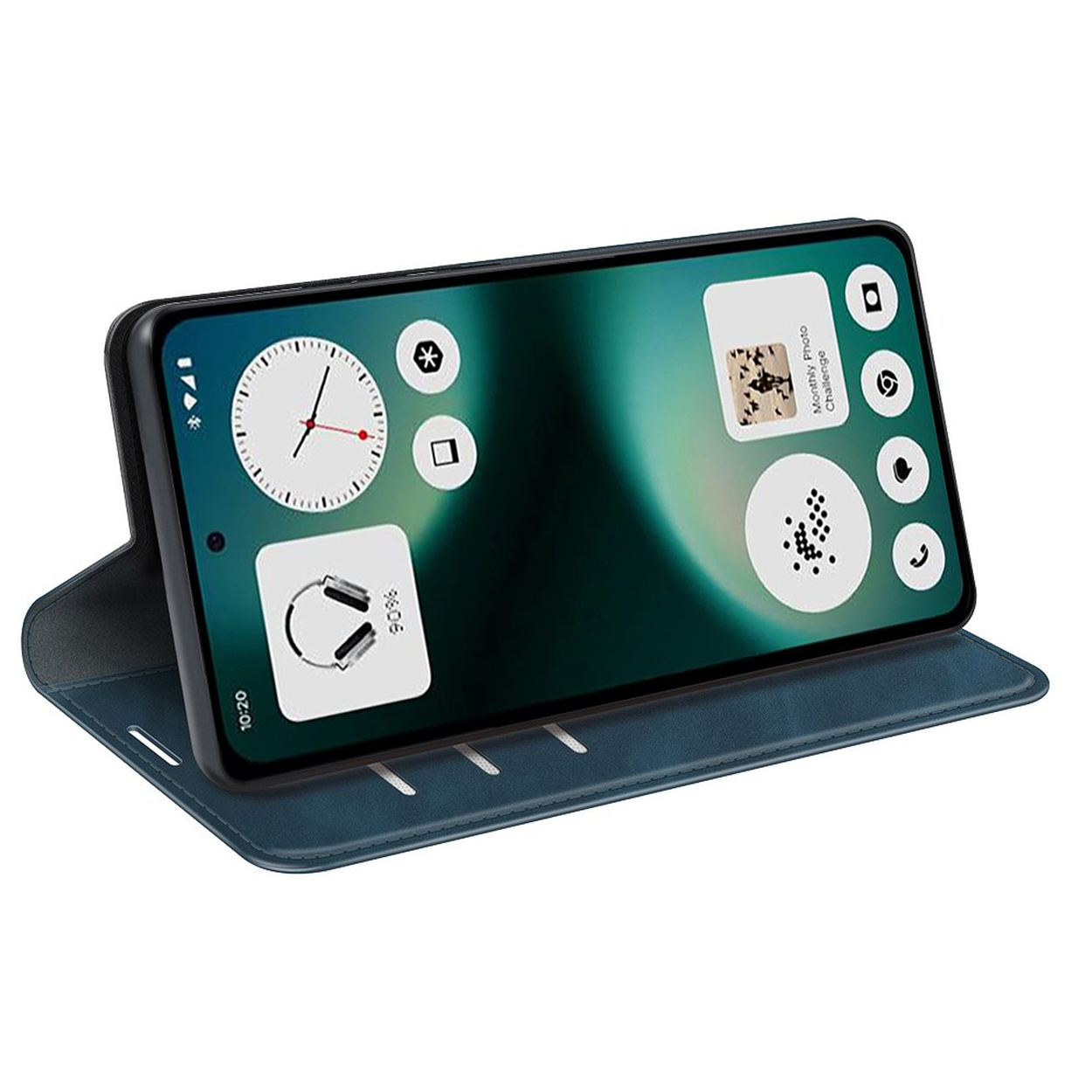 Een smartphone in blauwe hoes toont widgets: klok, koptelefoon, agenda en meer.