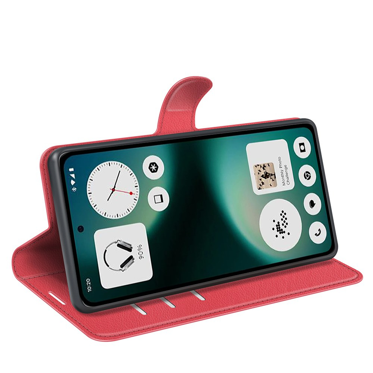 Un smartphone rouge est dans un étui rouge. L'écran affiche des widgets et des icônes.