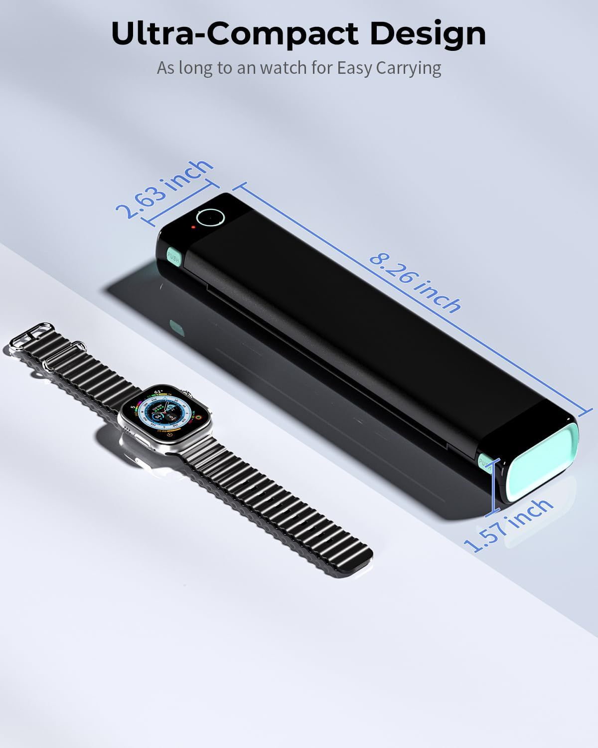 Un chargeur portable rectangulaire noir est présenté à côté d'une montre connectée.