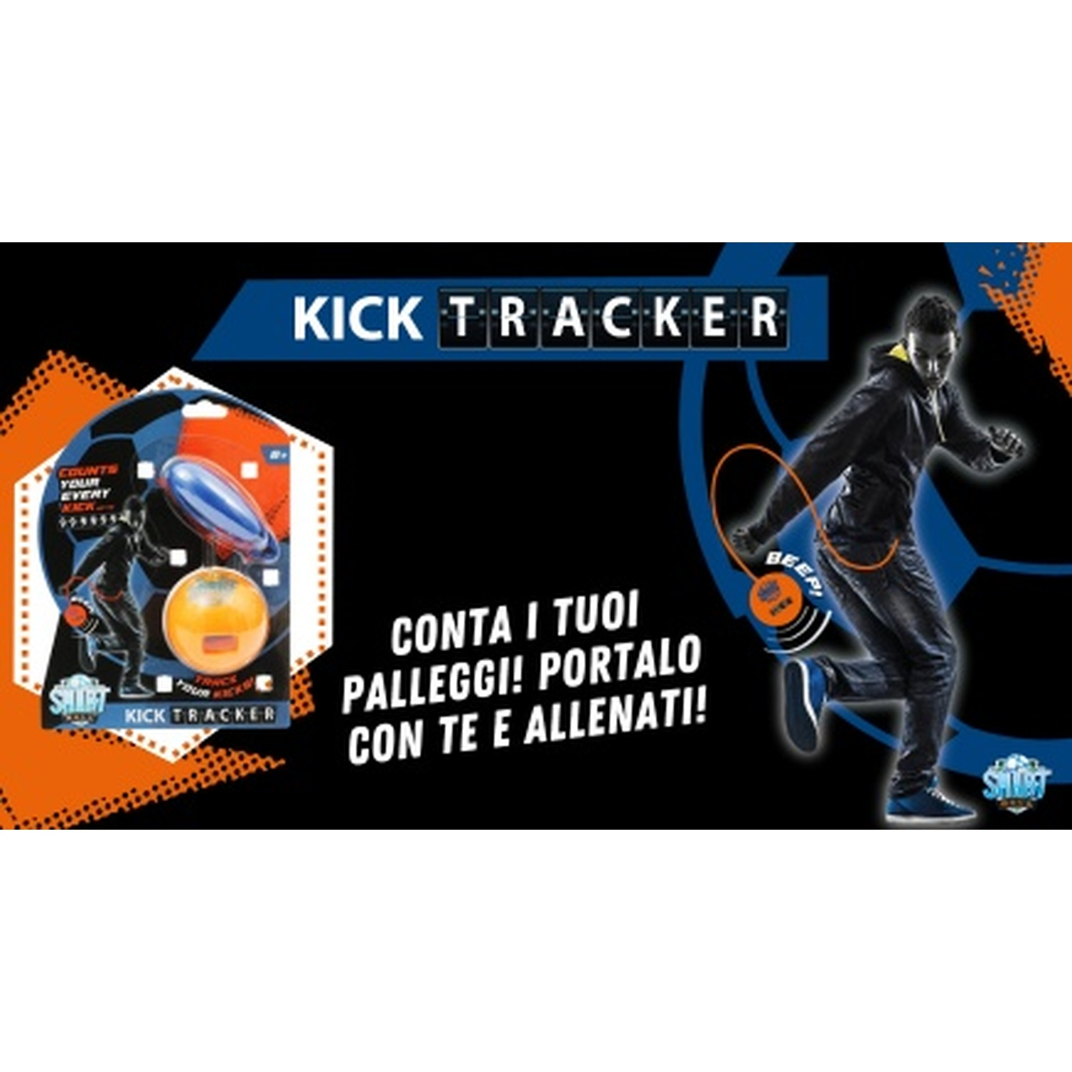 Uomo in felpa e jeans calcia un pallone, confezione Kick Tracker.