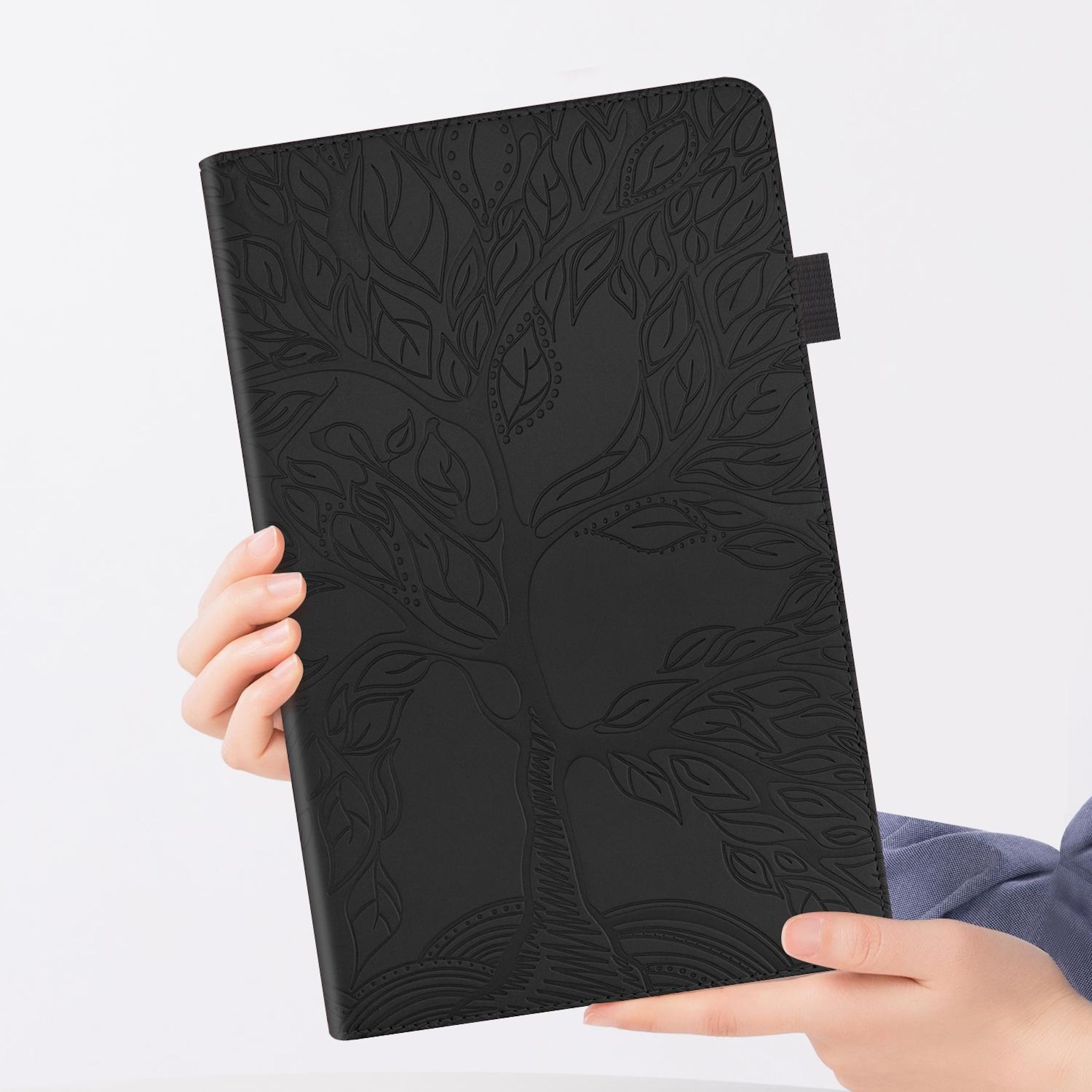 Custodia nera per tablet con albero in rilievo.