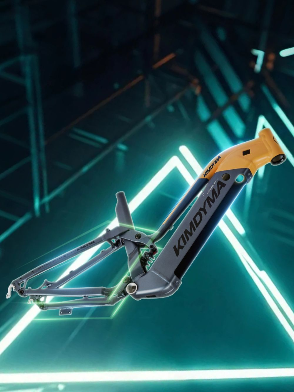 Un telaio di bicicletta grigio e giallo con luci al neon verdi sullo sfondo.