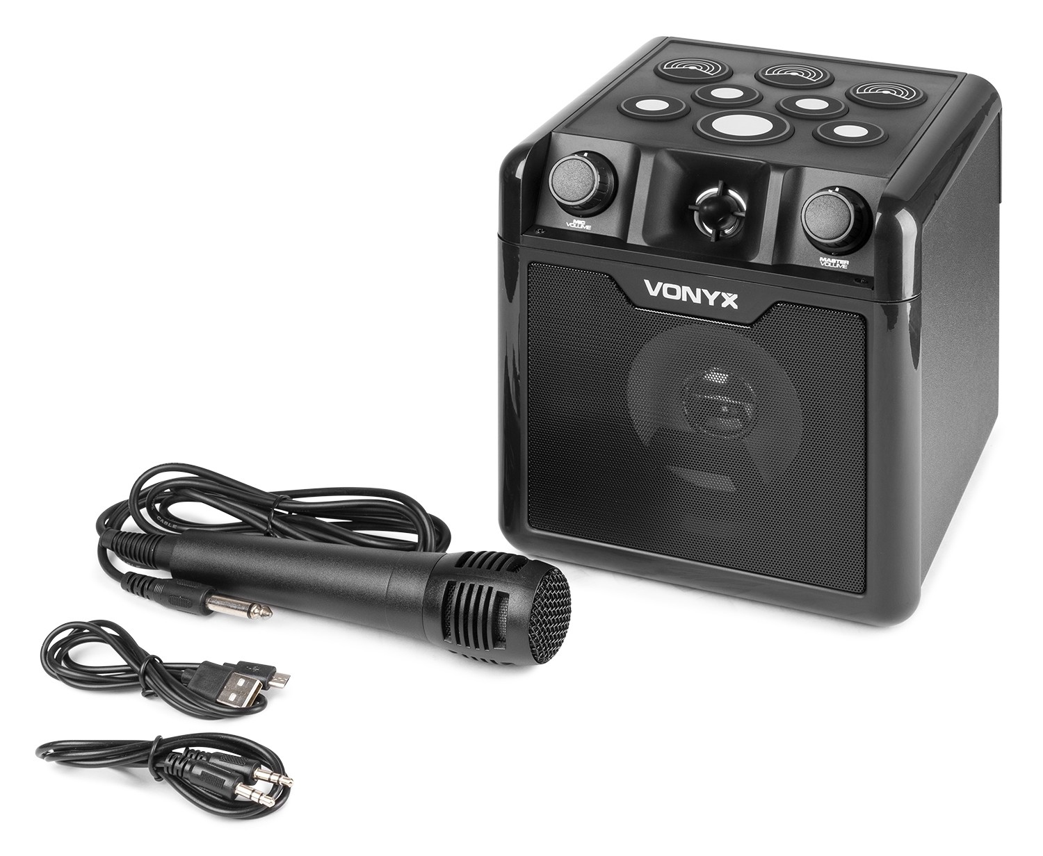 Altavoz portátil negro con micrófono y cables, controles blancos encima.