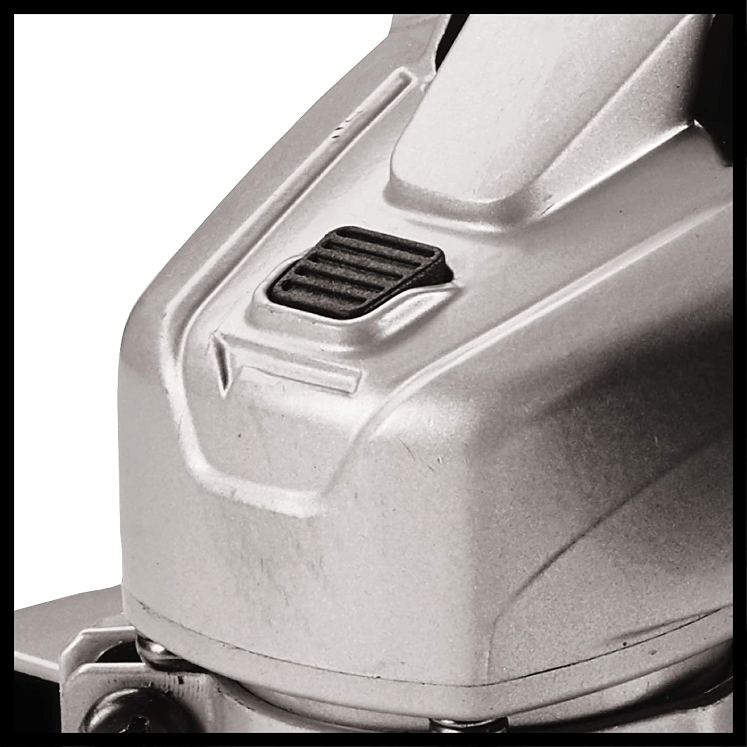 Zbliżenie srebrnej szlifierki kątowej z czarnym przełącznikiem.