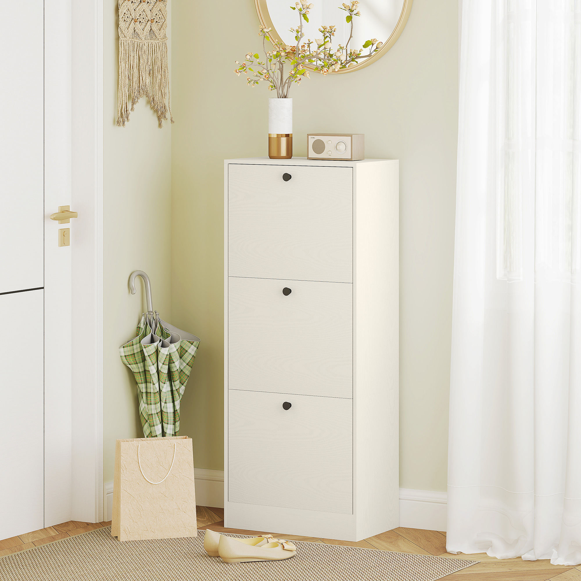 Un estrecho mueble blanco para zapatos con tres cajones está junto a una puerta.