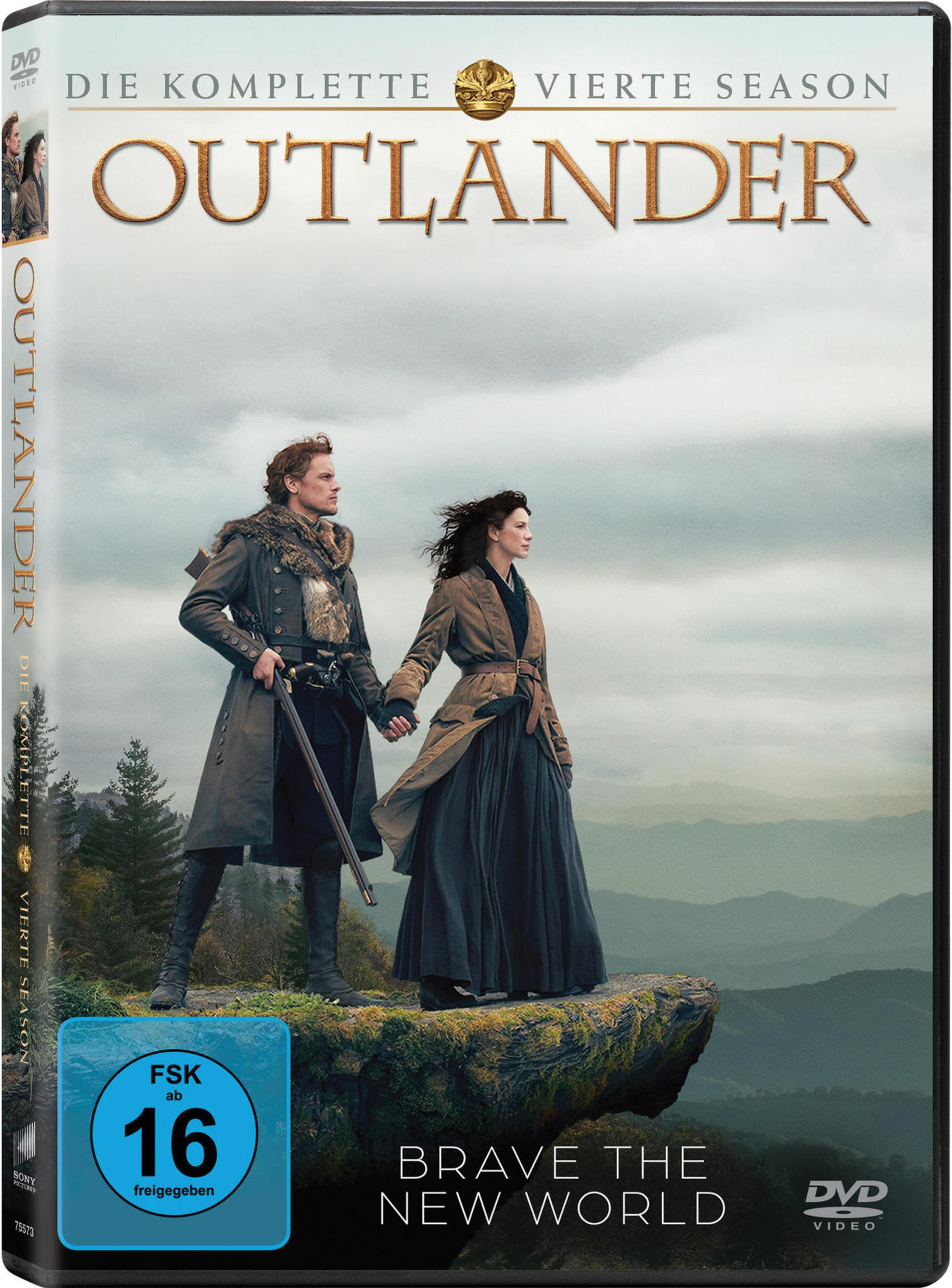 DVD Outlander Stagione 4: Uomo e donna in abiti storici su una sporgenza rocciosa.