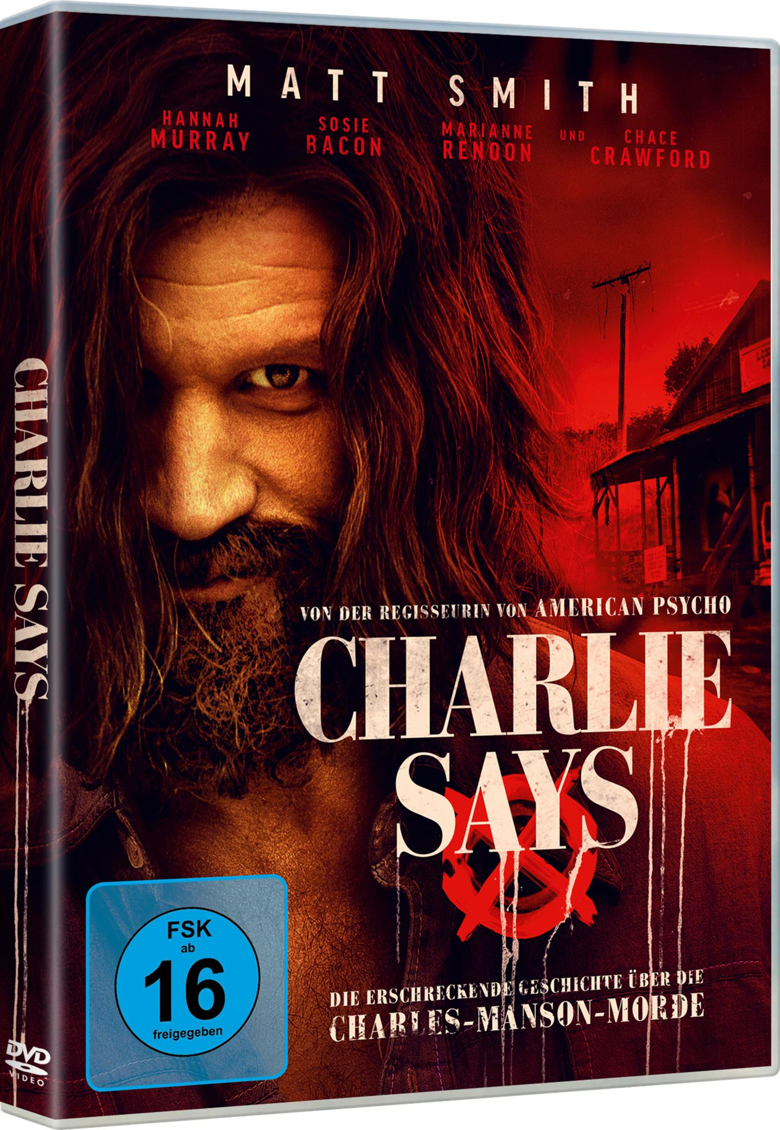 DVD-Cover von Charlie Says mit Matt Smith im Fokus, roter Hintergrund.