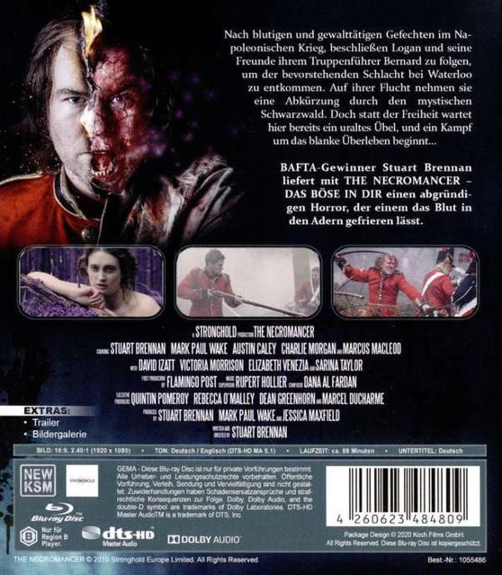 Copertina film: Uomo con volto mezzo bruciato, scene e titolo. Testo di sfondo.