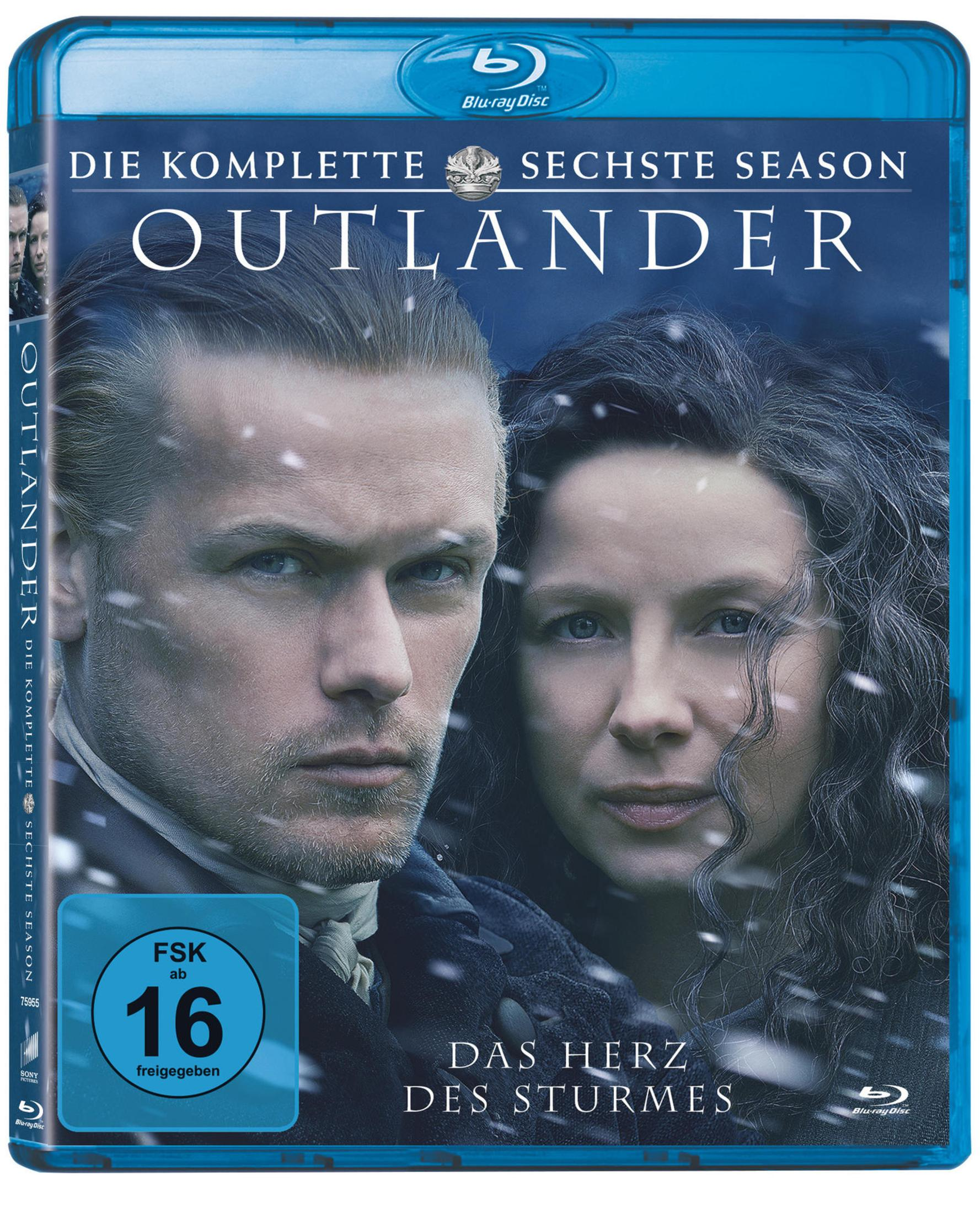 Blu-ray-Hülle von Outlander Staffel 6 mit den Gesichtern von Jamie und Claire im Schnee.