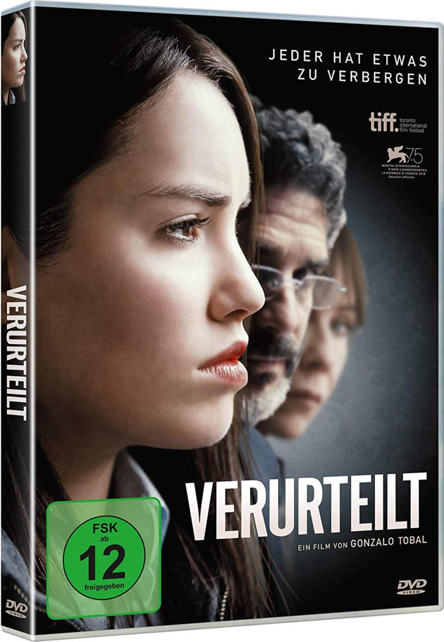 Copertina DVD primo piano donna, uomini sullo sfondo. Titolo: Verurteilt.