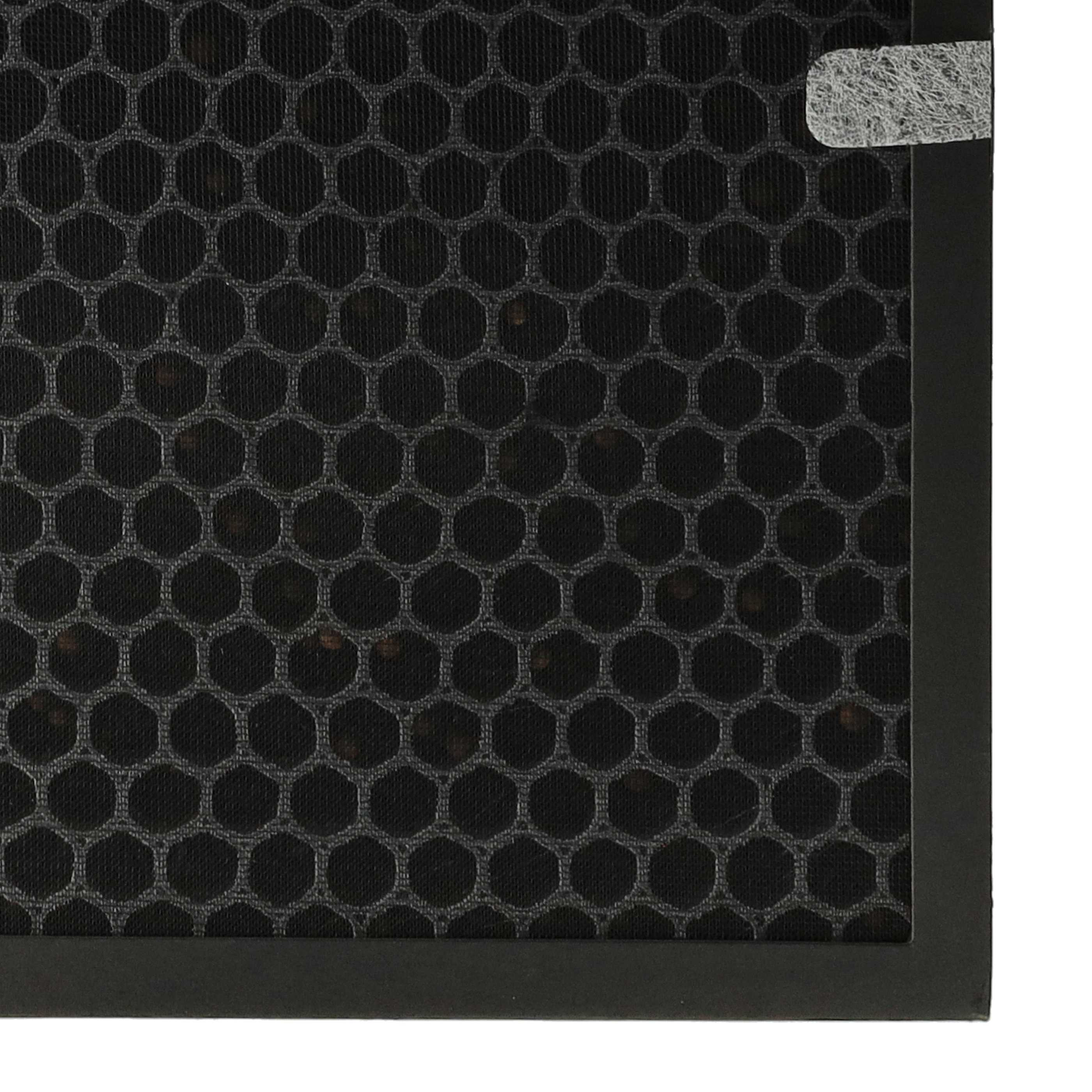 Schwarzer Aktivkohlefilter mit wabenartigem Muster und einem weißen Faserelement.