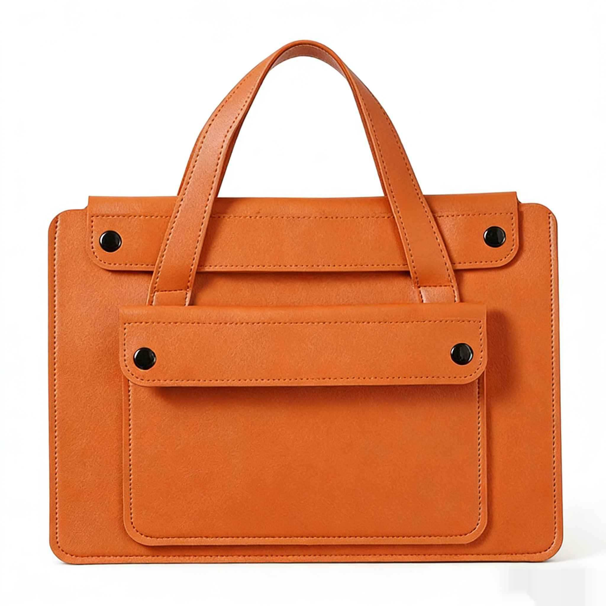 Eine orangefarbene Laptoptasche aus Leder mit Griffen und einer Außentasche.