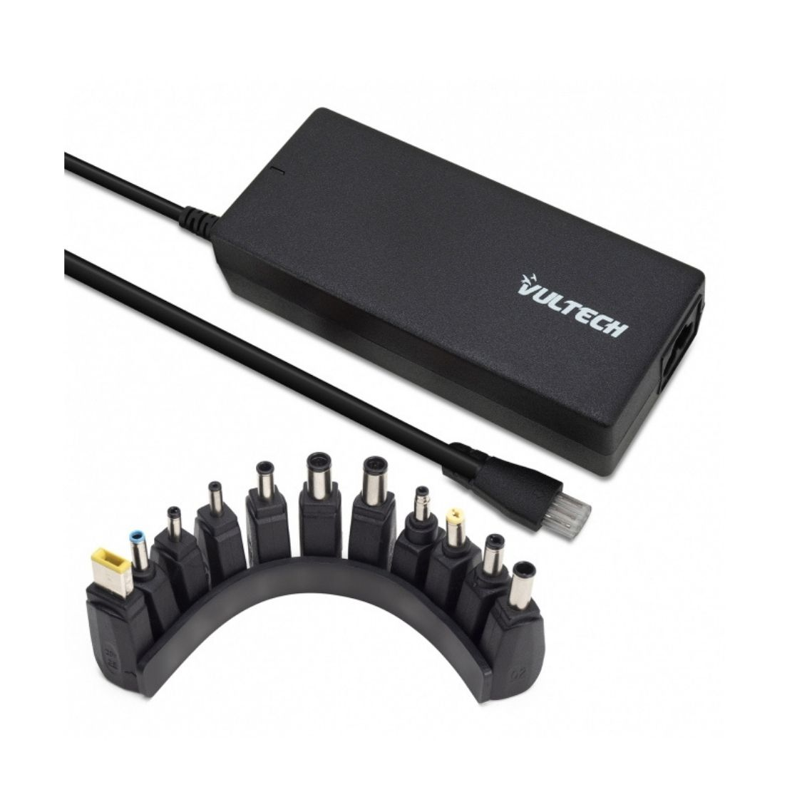 Alimentatore nero per laptop con varie punte di connettore su un supporto.