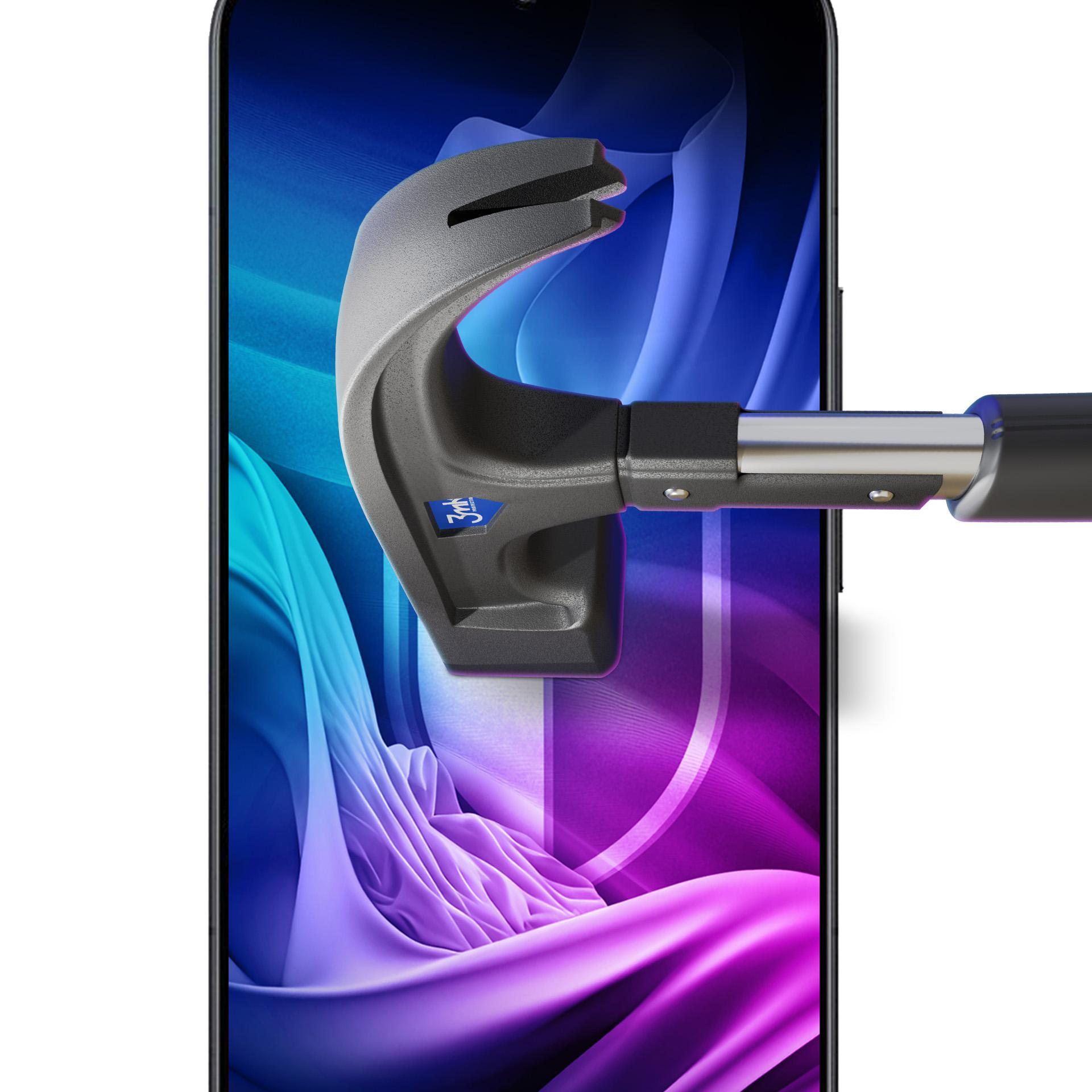 Un martello è mostrato contro lo schermo di uno smartphone con onde viola e blu.