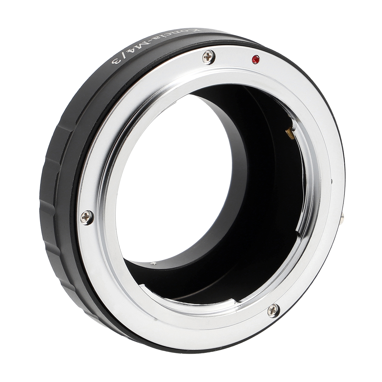 Ein Objektivadapter aus Metall mit silbernen und schwarzen Ringen. Beschriftung 'Konica-M4/3'.
