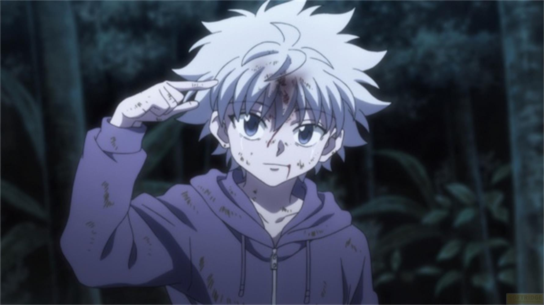 Un ragazzo con capelli bianchi, occhi blu e ferite sanguinanti saluta.