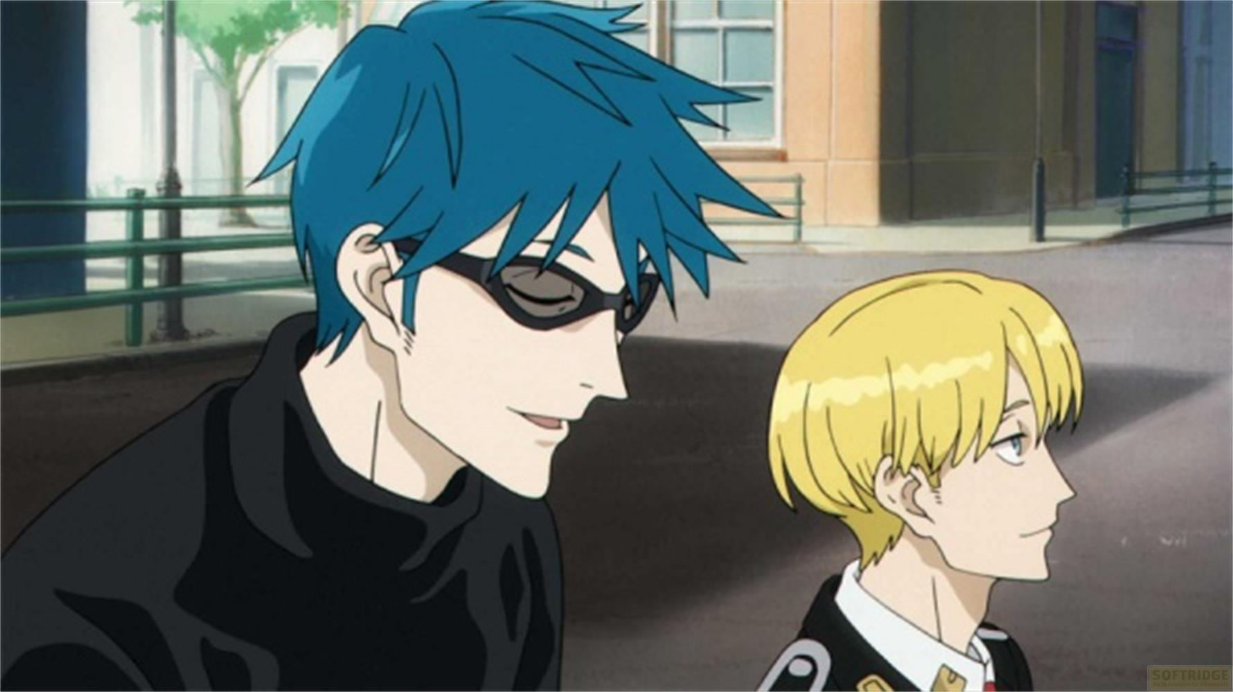 Due personaggi anime, uno con capelli blu e occhiali, l'altro con capelli biondi.