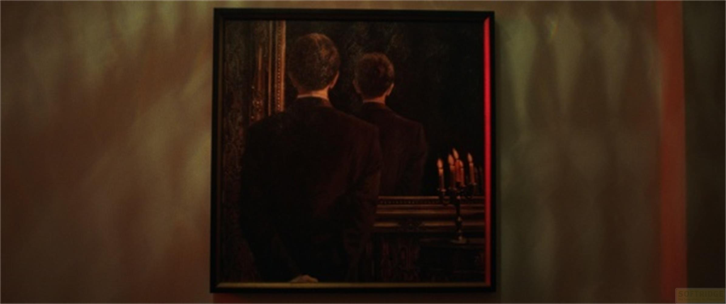 Dipinto di un uomo in abito scuro riflesso in uno specchio. Candeliere visibile.