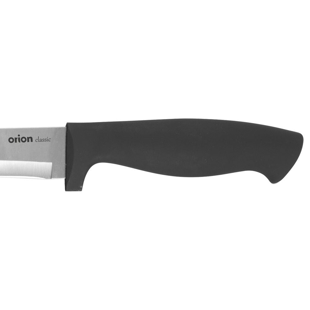 Un cuchillo con mango negro y hoja plateada con letras.