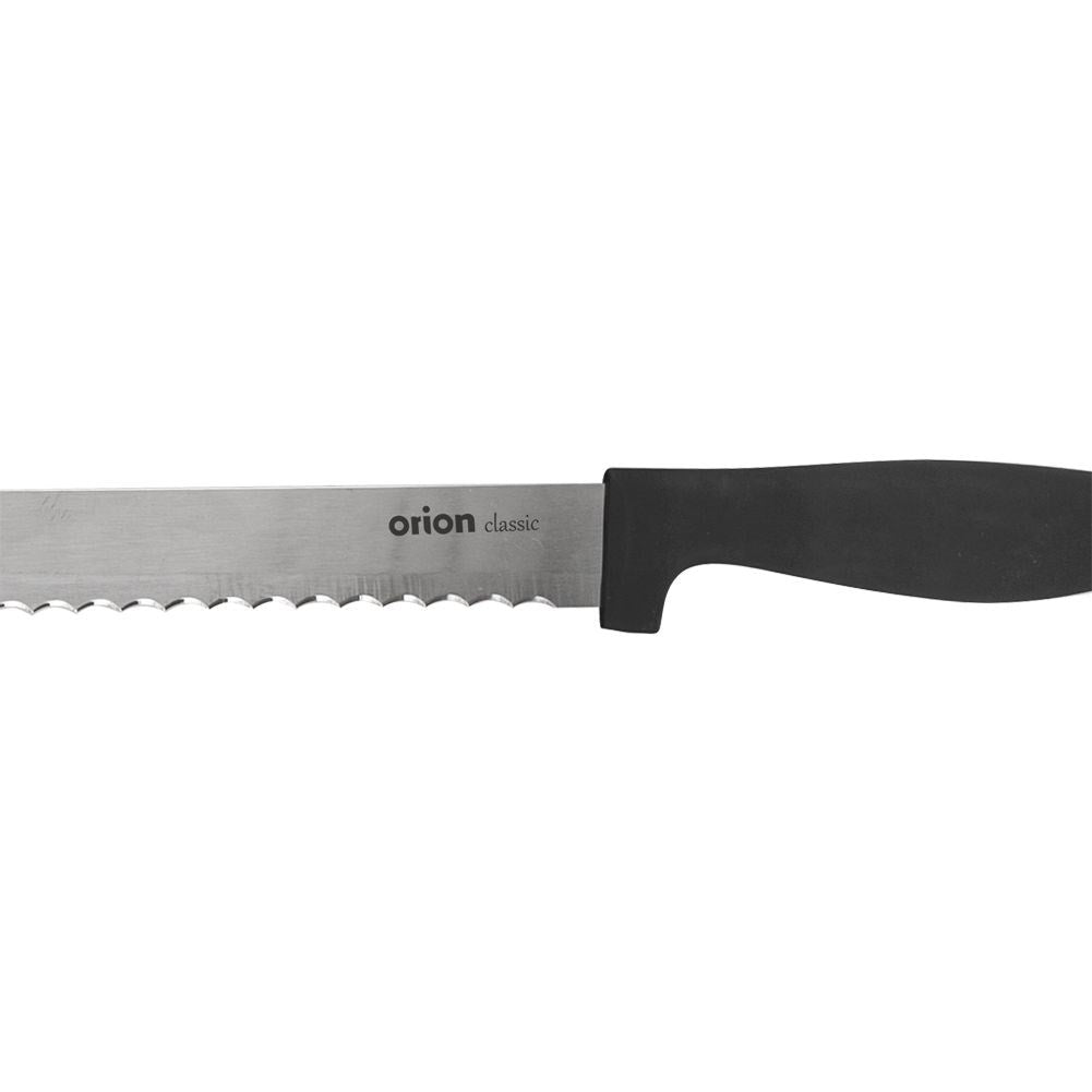 Un cuchillo de pan con mango negro y hoja dentada. Nombre de marca 'orion classic'.