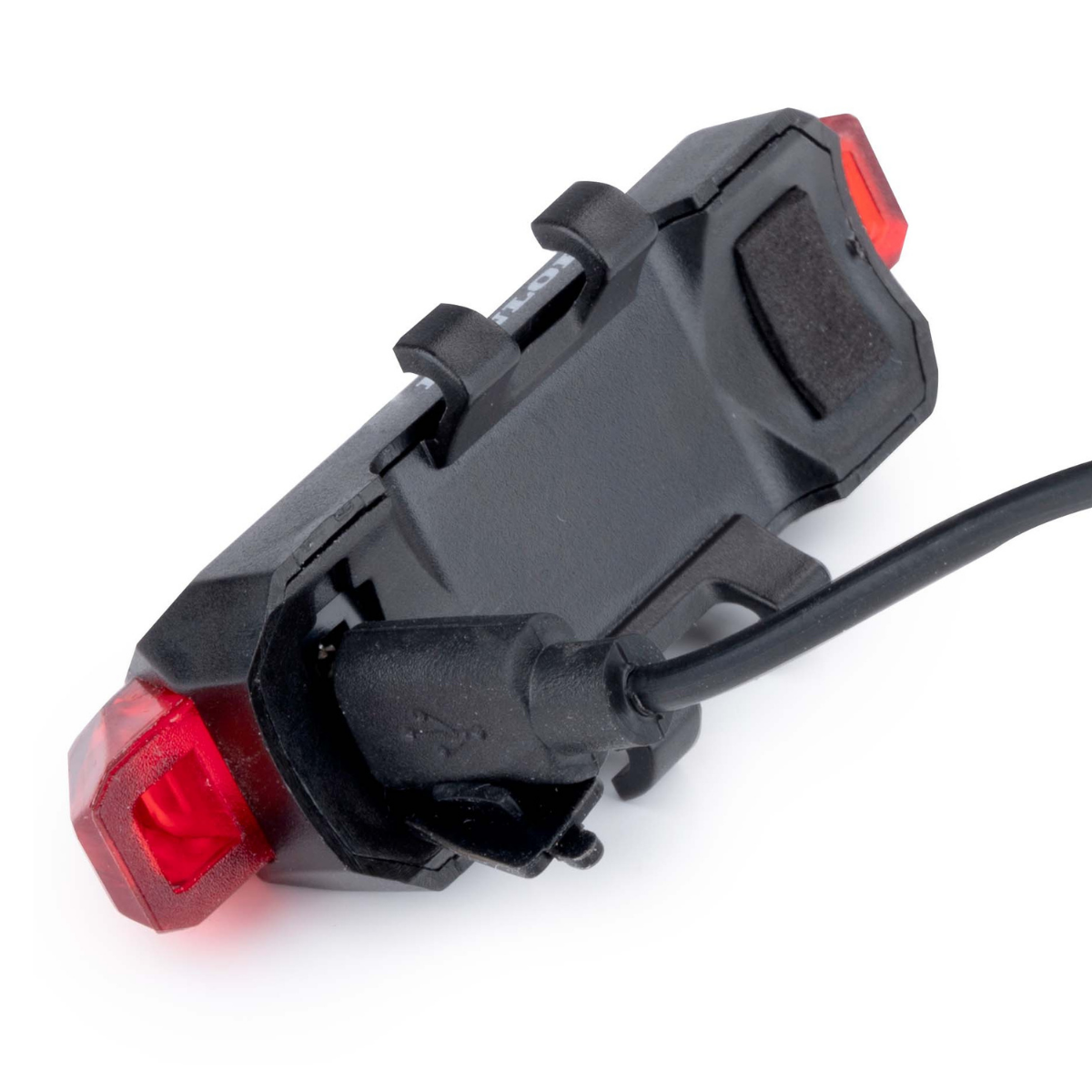 Zwart fietsachterlicht met rode lens en USB-kabel.