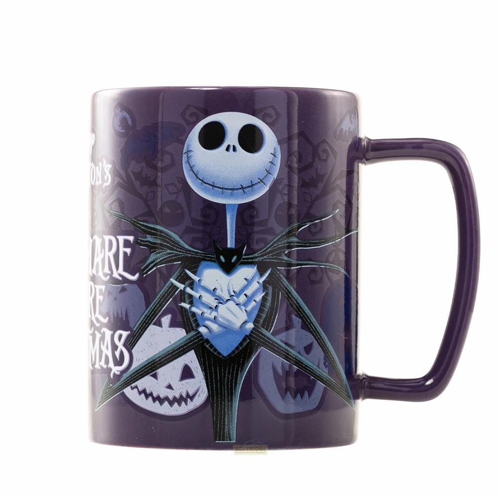 Taza morada con Jack Skellington y calabazas, inspirada en Pesadilla Antes de Navidad.