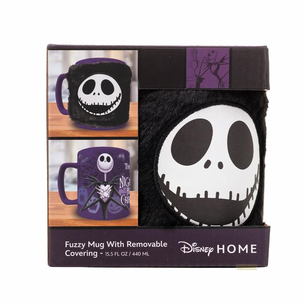 Taza peluda de Jack Skellington con cubierta extraíble en caja. Producto Disney Home.