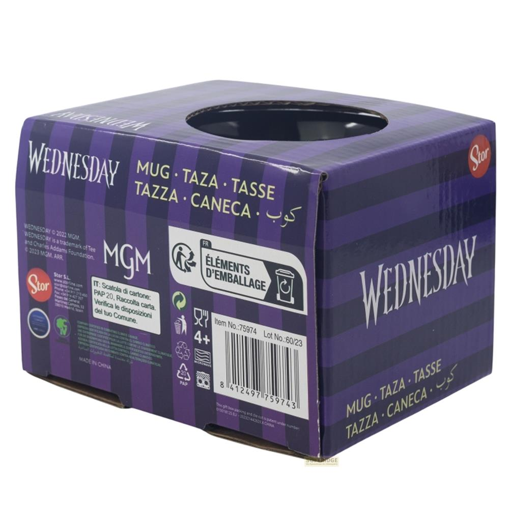 Caja morada y negra con logo "WEDNESDAY" para taza.