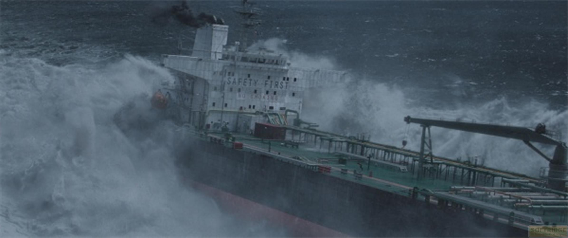 Una grande nave lotta tra onde furiose e spruzzi in un mare in tempesta.