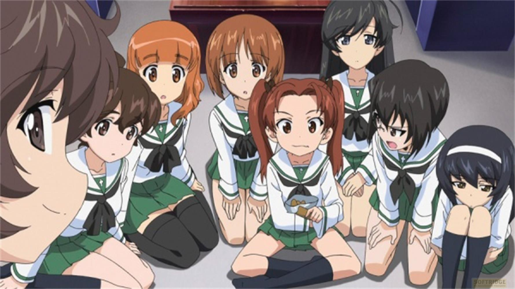 Huit filles d'anime en uniforme scolaire assises par terre, regardant devant elles.