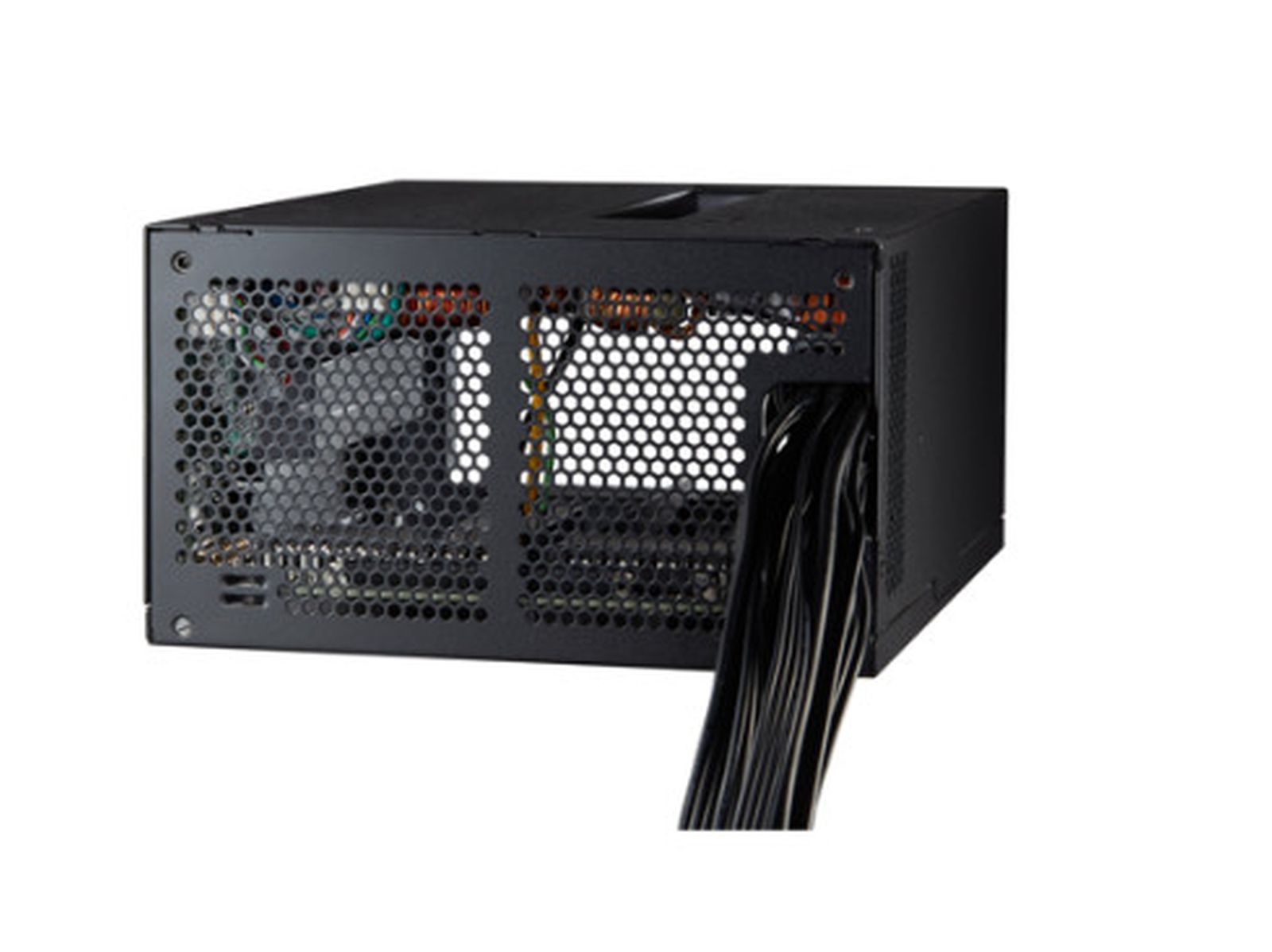 Zwarte computer voeding met ventilator en kabels, op witte achtergrond.
