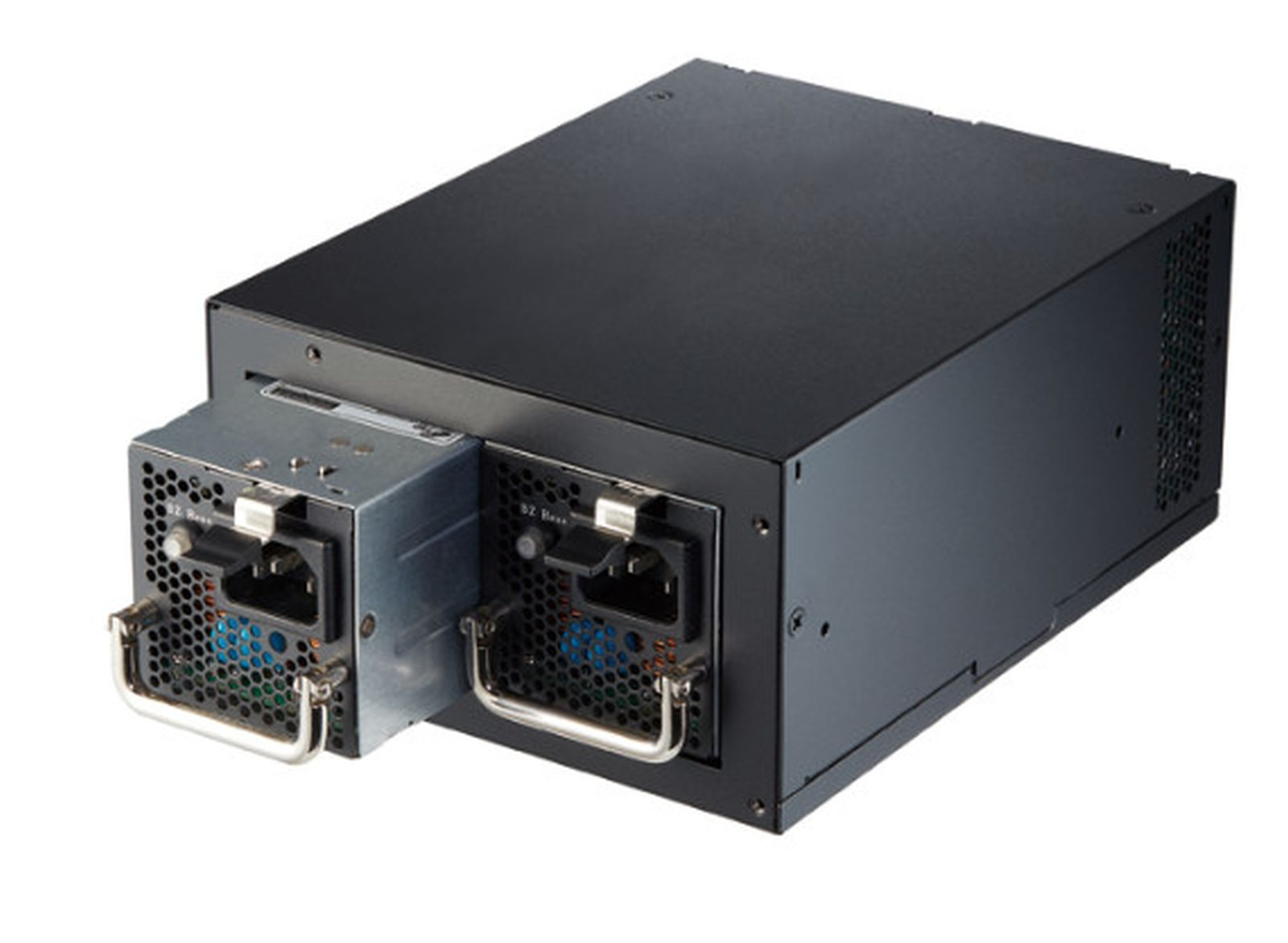Twee zwarte voedingen met metalen handgrepen, ingebouwd in een zwart chassis.