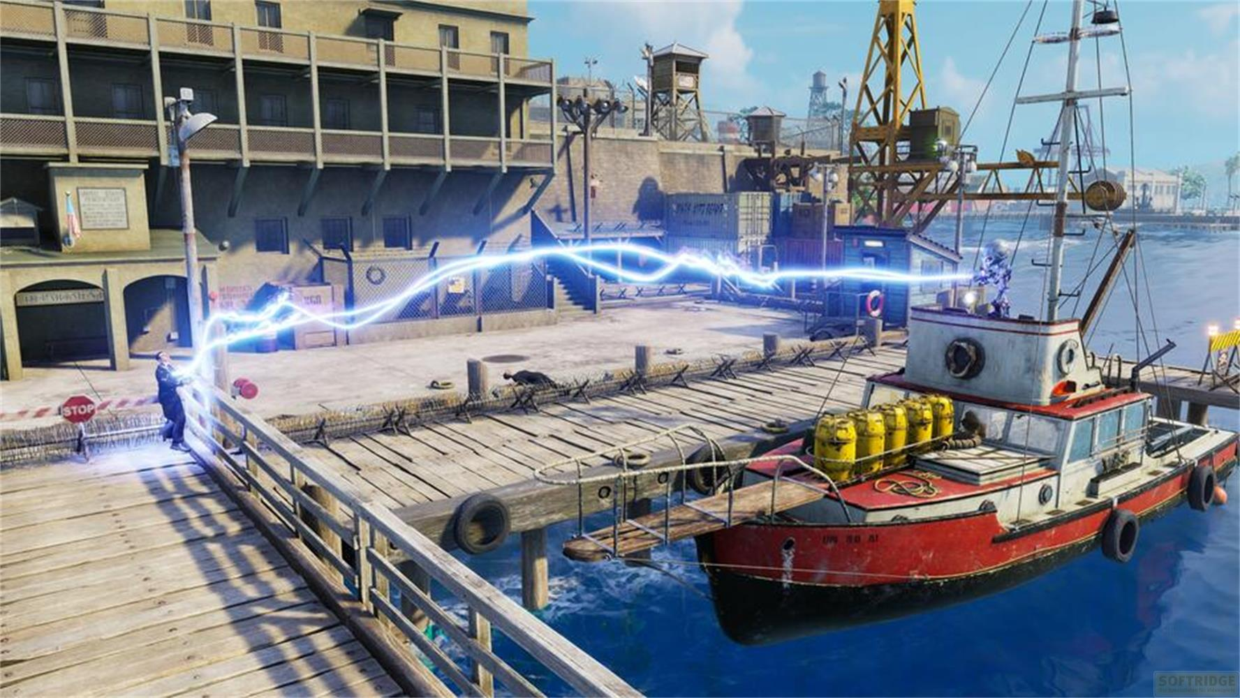 Ein Mann auf einem Steg entlädt blaue Energie auf ein rotes und weißes Boot mit gelben Fässern.