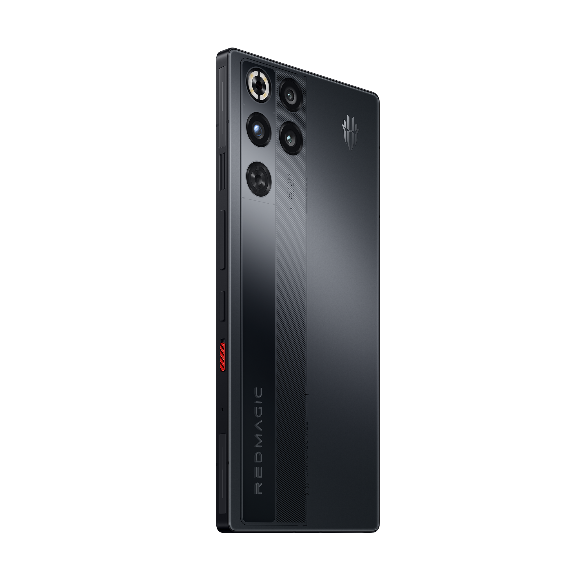 Üç kameralı siyah akıllı telefonun arkası ve REDMAGIC logosu.